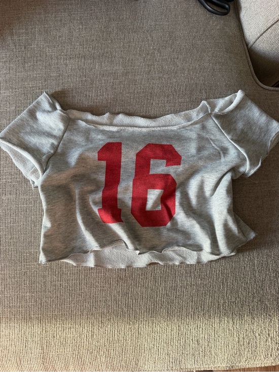 Tops - Gray Crop Top with Red '16' Graphic